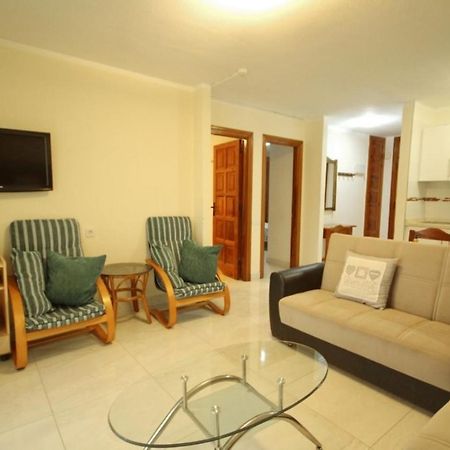 Two bedroom apartment in beachfront complex with pool in Playa de Las Américas. Extérieur photo